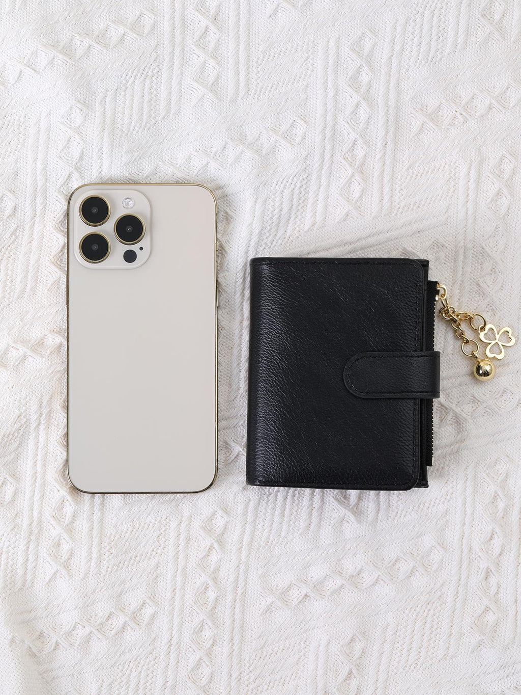 Women's Clover Ball Decor Pocket Wallet With ID Window Bi-Fold Zipper Credit Card Cash Holder Lightweight Mini Fashion Wallet