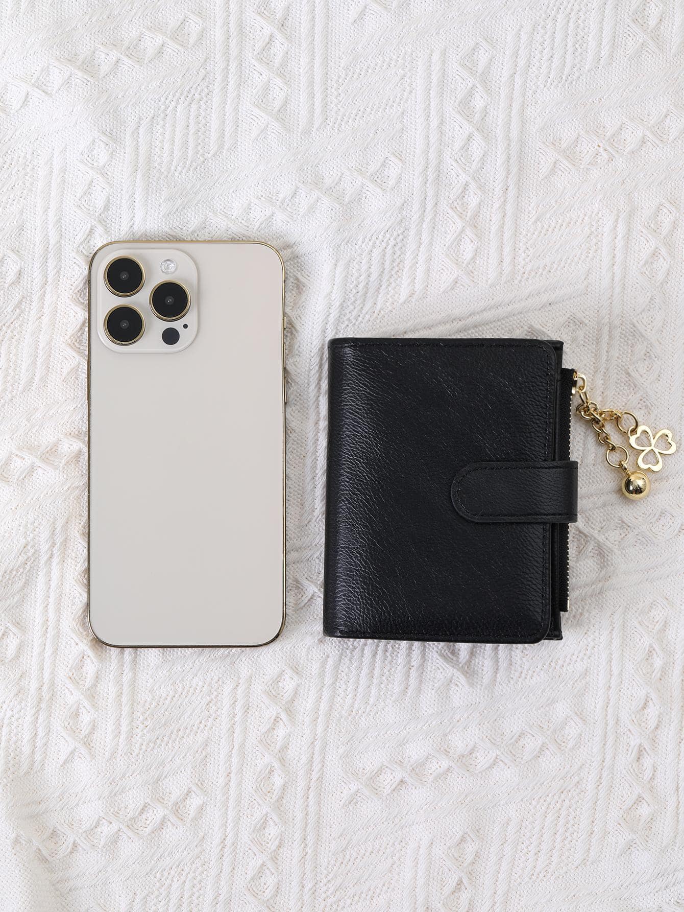 Women's Clover Ball Decor Pocket Wallet With ID Window Bi-Fold Zipper Credit Card Cash Holder Lightweight Mini Fashion Wallet