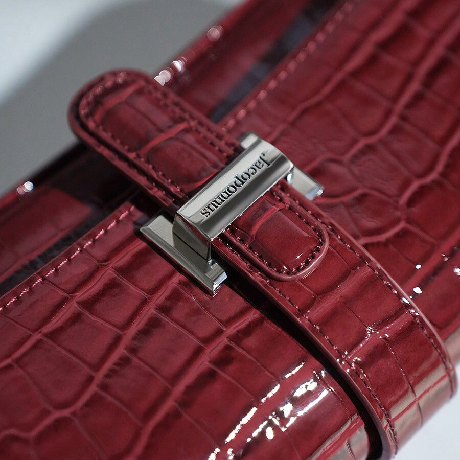 Women's Premium Burgundy Crocodile Tote Bag 2025 Vintage Leather Silver Buckle Crossbody Strap Essential Commuting Fashion Purse